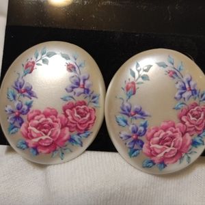 Vintage floral retro pierced earrings